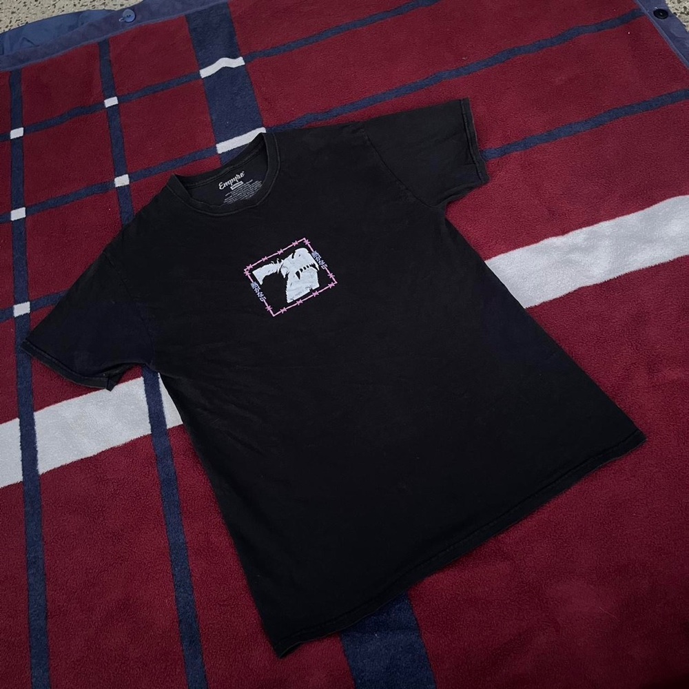 Empyre Heat Signature faded Black T-Shirt
Tagged M ferocious animal pink barb